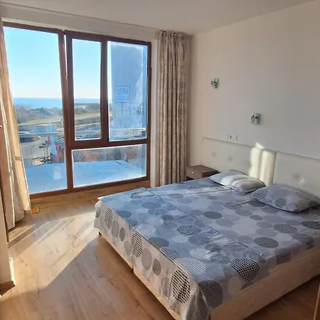 Mira Bay 2 Apartment *